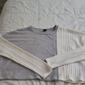 Gray and Cream Womens Long-sleeved CROPPED Sweater